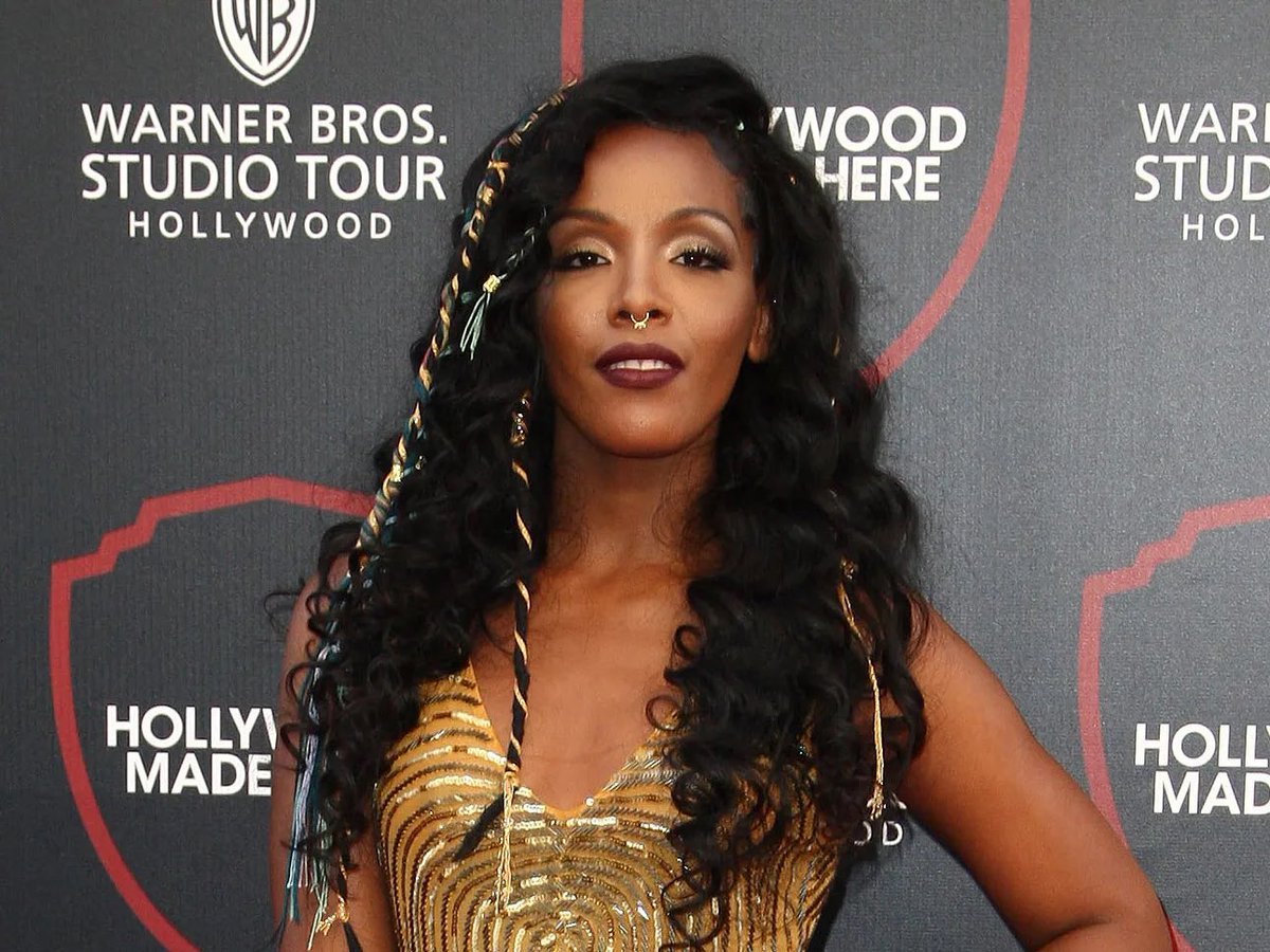 GAPOCVerse's tweet photo. So someone in our @Meta group suggested @DawnRichard needs to play Dazzler in the MCU and now we need good ole @MarvelStudios to make it happen.  Yo @Kevfeige wyd big head? 🥴 #XMen #XTwitter #Dazzler #MCU https://t.co/IpqPB4QLyo