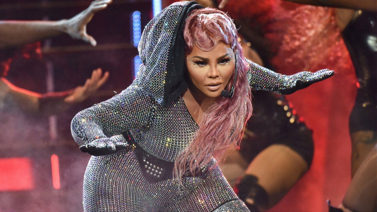 Alabama Woman Say’s Lil Kim’s Duck Moves Saved Her Life In A Drive-By Shooting [VIDEO]