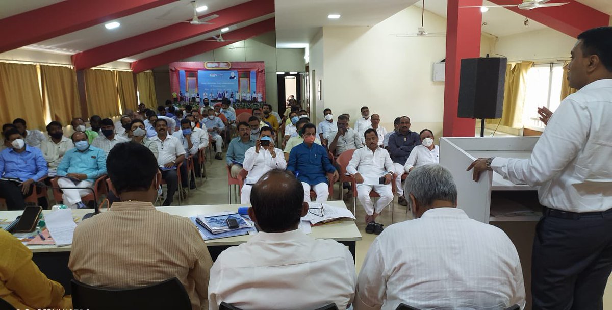 kishanreddybjp's tweet photo. Addressed a meeting with Constituency Incharges to discuss the upcoming Assembly Elections, today, in Goa.
State President Sh @ShetSadanand, Hon CM Sh @DrPramodPSawant, Hon MoS Sh @shripadynaik & other senior leaders were present.
#MajhaVicharMajheMat #DecadeOfDevelopmentByBJP https://t.co/vjiSXjw73Y