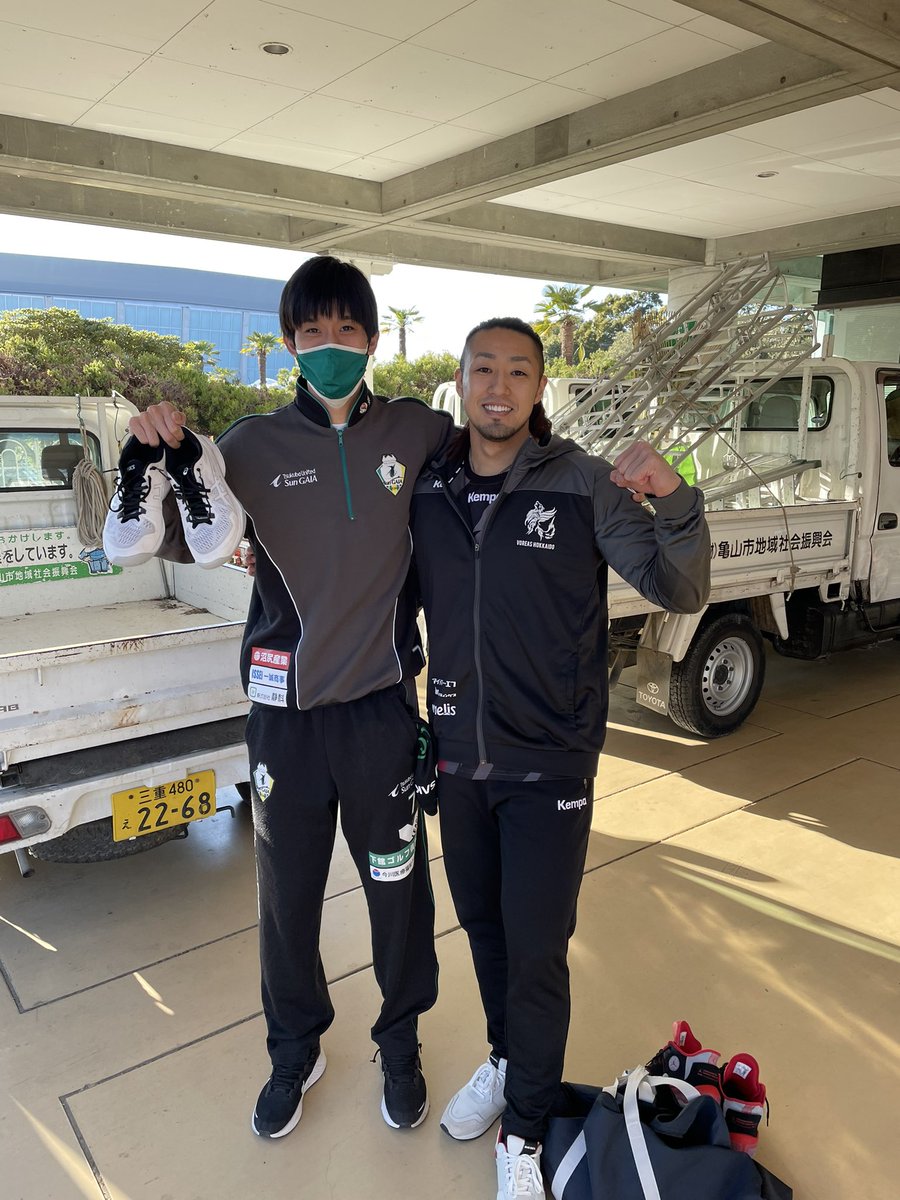 yuki_t0406's tweet photo. 凄く会いたかった後輩に会えました！
元気そうでお兄さんは安心しました！

明日、お互いベスト尽くして頑張ろう！

#Vリーグ
#つくばユナイテッドサンガイア
#ヴォレアス北海道
#東福岡高校
#東海大学
#佐々木博秋 https://t.co/O4qq7XD3GY