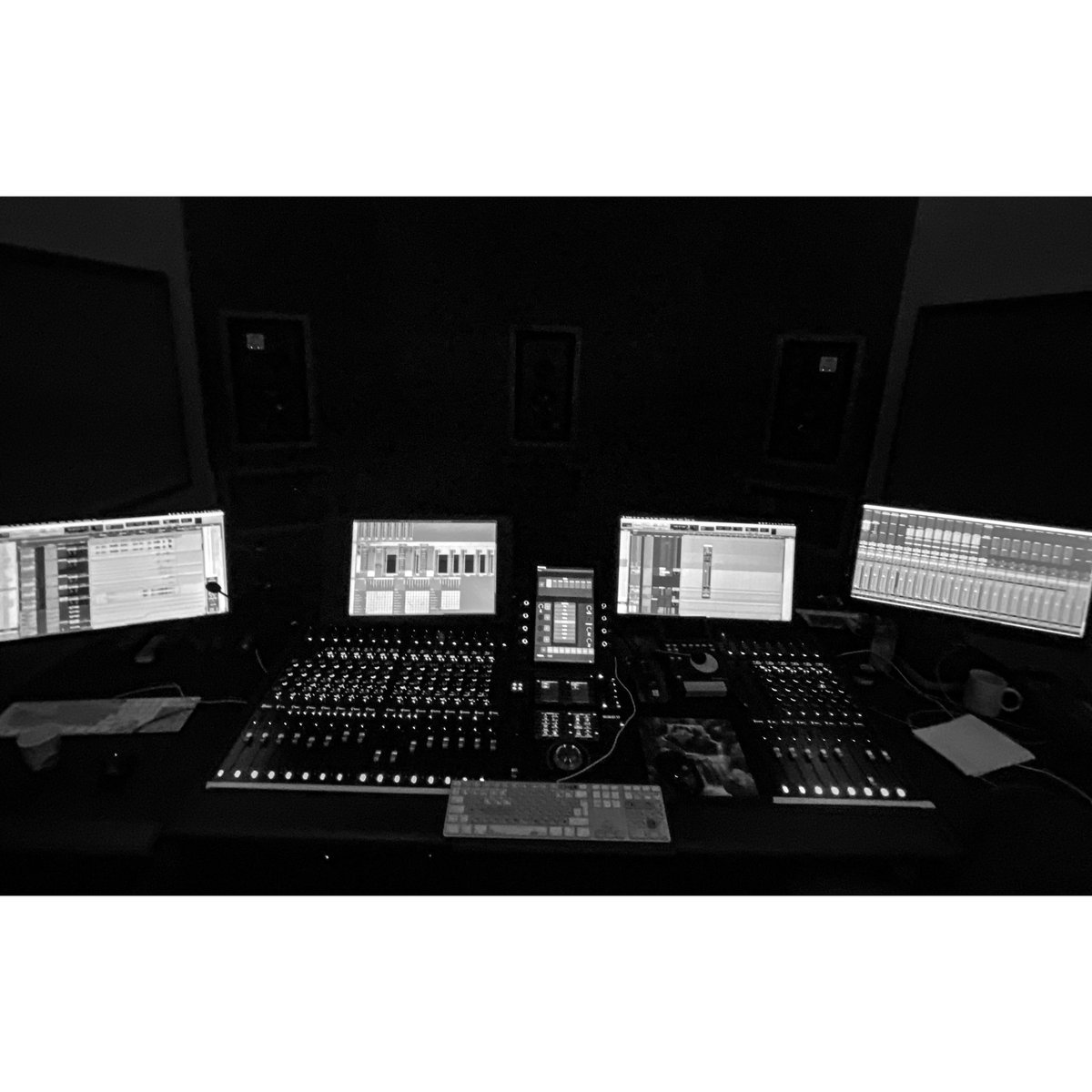 ewallix's tweet image. #DolbyAtmos mix for composer #LaureVillemin @ONDIF  #LeStudio
More dimensions to give to her beautiful piano textures🪐🪐🪐