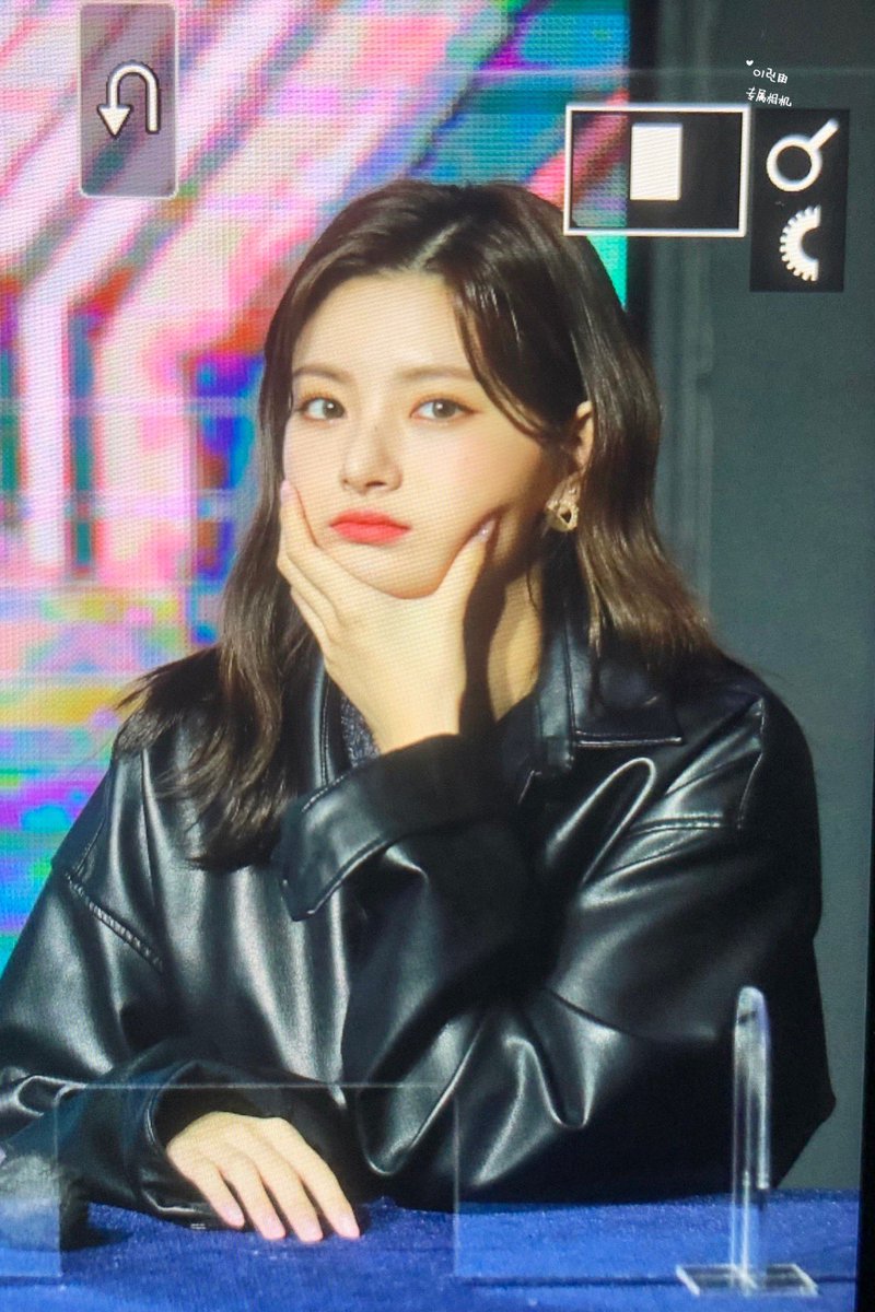 Altair1229's tweet image. 220108 팬싸 프리뷰 

#이런 #왕이런 #王怡人 #YIREN
#EVERGLOW #에버글로우