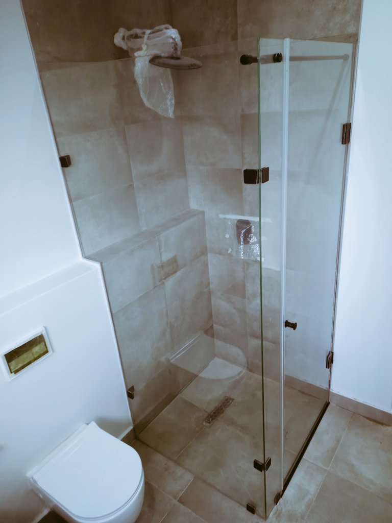 km_frameless's tweet photo. Did you know that you can get a full frameless shower glass installation for your bathroom and replace the old  looking panels....

Contact us today for your free quote.
Whatpp us  or call 0655611058
#DJSBU
#FetchYourBody2022
#DelightEveryMoment #AvailJaksel https://t.co/JCAjSB5xBp