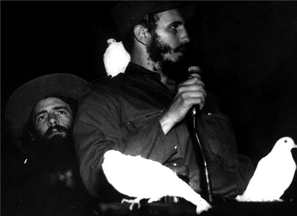 #Fidel: "mientras más extraordinaria era la multitud que acudía a recibirnos, y mientras más extraordinario era el júbilo del pueblo, más grande era nuestra preocupación, porque más grande era también nuestra responsabilidad ante la historia y ante el pueblo de #Cuba".