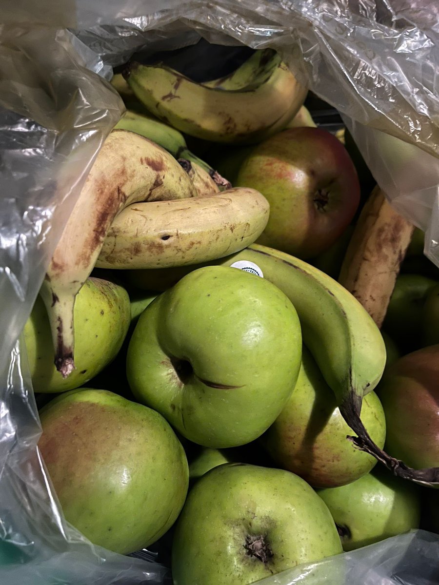slzfw21's tweet photo. All of this was food was saved from landfill and distributed to local families. Please share and retweet so more people are aware that they can access this surplus food for free. https://t.co/mpPfCYAnJb