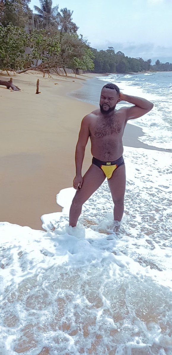 WillyLedoux123's tweet photo. Que c'est merveilleux de passer son weekend au bord de la mer de kribi https://t.co/GMsDvWqm8U