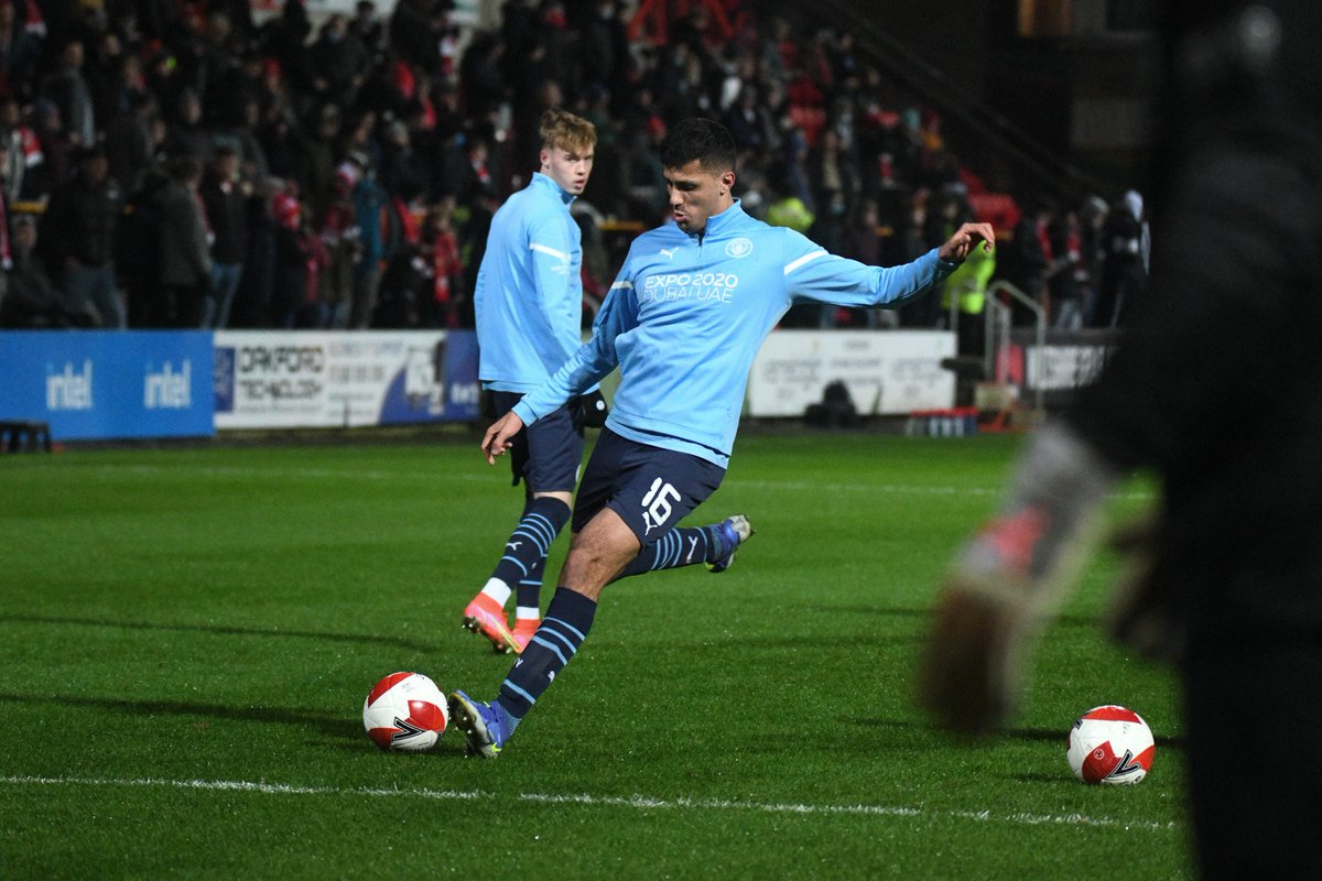 iamknowlesieboy's tweet photo. Gabriel Jesus, Kevin De Bruyne, Rodri and Joao Cancelo during shooting practise at the County Ground. | #SWIMNC https://t.co/deE6daokid