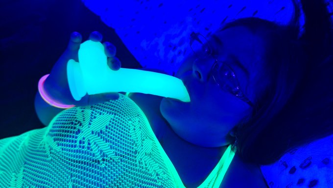 I glow in the dark!🤩 You can find the full picture set and Video of me using my new toy On my Onlyfans