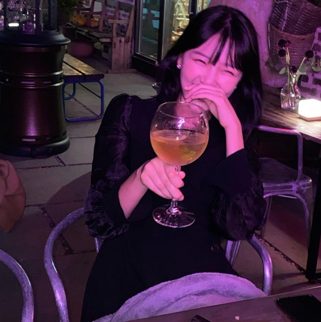 ⠀

             new acc, not new to rp.
             like and rt to be mutuals!

⠀