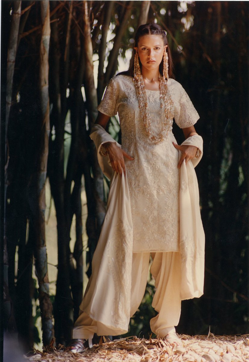 RituBeriDesigns's tweet photo. From the archives, an elegant ensemble worn by Neha Dhupia with exquisite embroidery &amp; ornamentation by Ritu Beri is grace personified. 

.

.

#RituBeri #coloursofindia #collection #Hautecouture #fashion #fashiondesigner #famous #bridalwear #ethnic https://t.co/GnR7HlrQ8y