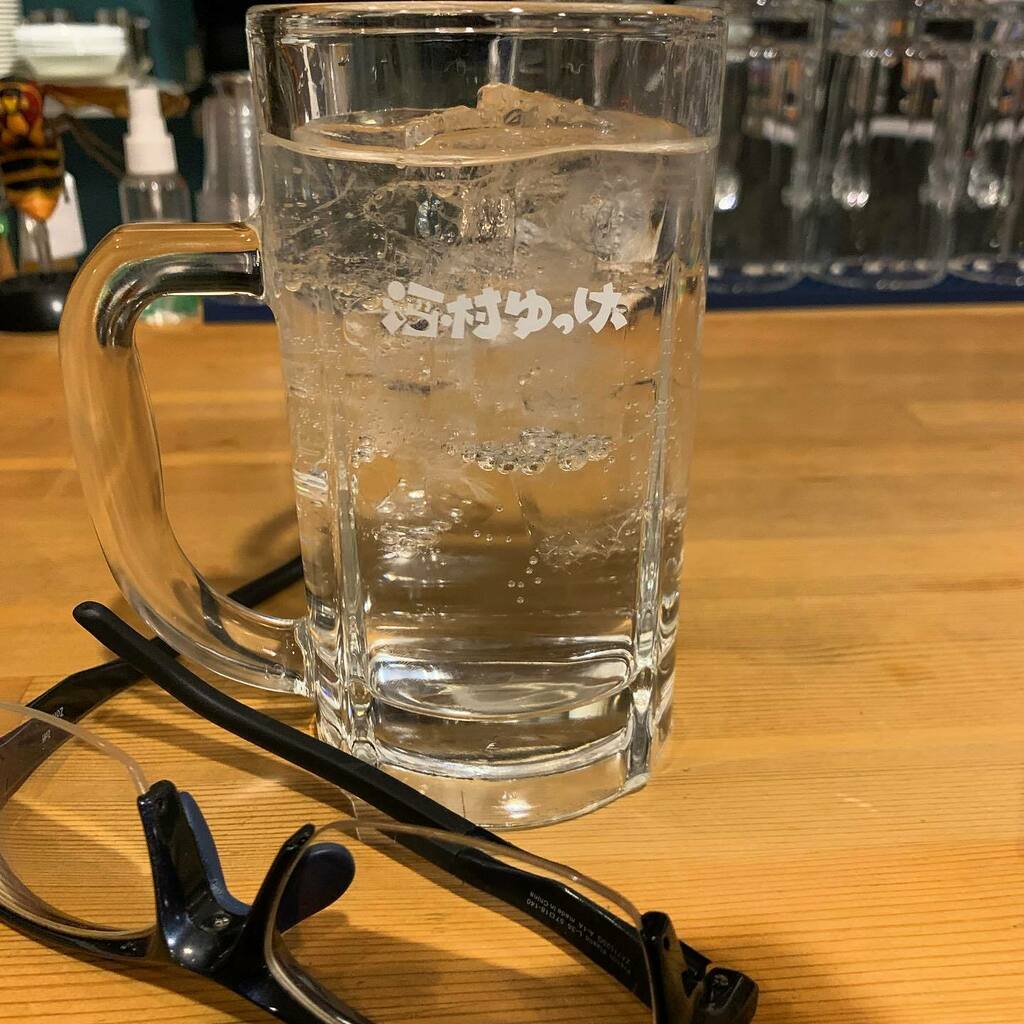 rocketkoga's tweet photo. 今年初のキック後、酒村ゆっけ、ちゃんとのコラボカフェにお手伝いに来た筈が飲んでしまった土曜日の夕方。
#酒村ゆっけ #酒村ゆっけコラボカフェ
#kogamilkbar https://t.co/4KOqgBUSzN https://t.co/d0wafiJhW5
