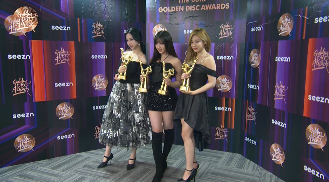 FIkq04fVcAAJMn8?format=jpg&name=medium