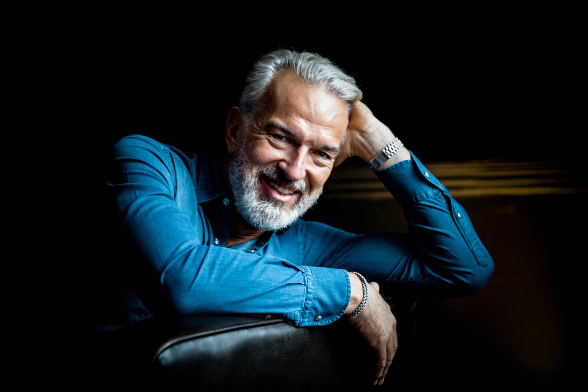 London_W4's tweet photo. Told you my photoshoots are fun. Hugo @HugoHeadlam looking relaxed. 
#photography #portraitphotography #Chiswick #London https://t.co/NmBJYD4Sv0
