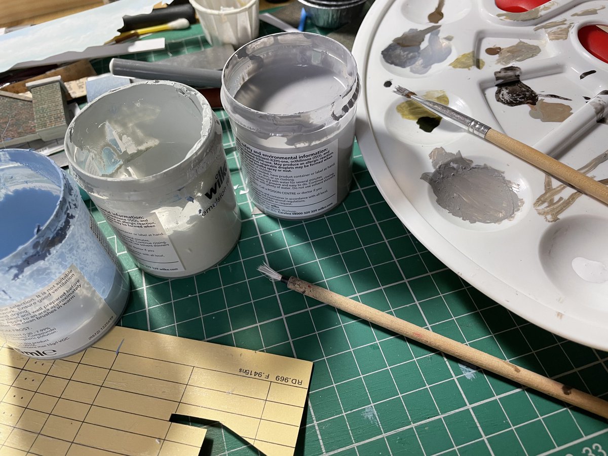 N_Amberfield's tweet image. Painting your own backscene is more satisfying and you can make it individual of course #OnTheWorkbench #WhisbyRoadProject