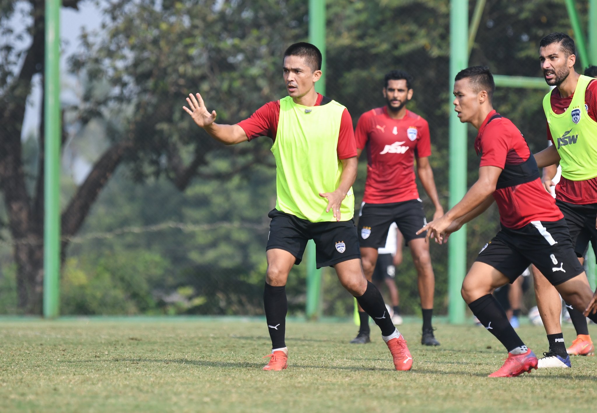 MCFC vs BFC LIVE: Mumbai City looking to get back to winning ways against struggling Bengaluru FC - Check Match Predictions, Head to Head and Probable Playing XIs