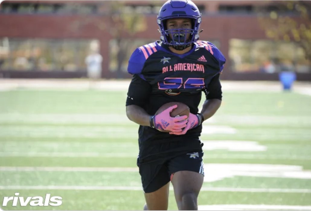 DuckSportsSD's tweet photo. Four-star #GoDucks linebacker signee Devon Jackson and four-star safety commit Trejon Williams are representing Oregon in the All-American Bowl today. 

Hear from both of them …

Jackson:

https://t.co/XVqjRLXpQe

Williams:

https://t.co/NDzonstNUg https://t.co/Loj7w9Q533