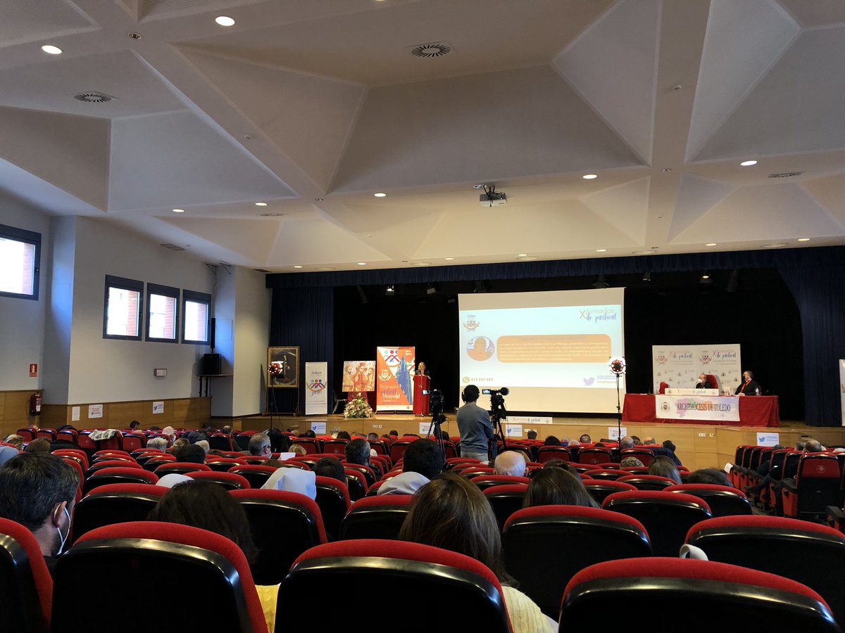 MfcZona's tweet photo. #XJdPastoral tercera ponencia sobre la misión de los laicos @JdPastoral @mfcspain @MFCTOLEDO @delfamiliatoled 

En directo en @RTVDToledo :

https://t.co/IcM6xzZhCz https://t.co/iPqbsxULhi
