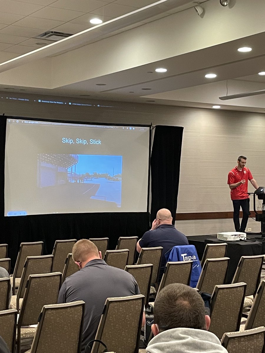 JimAikens's tweet photo. ⁦@throwright⁩ giving some great drills and insights ⁦@ITCCCA⁩ Clinic. ⁦@DeerfieldTFnXC⁩ ⁦@ThrowSCN⁩ ⁦@MTCthrowers⁩ https://t.co/hzLo9NvRBe