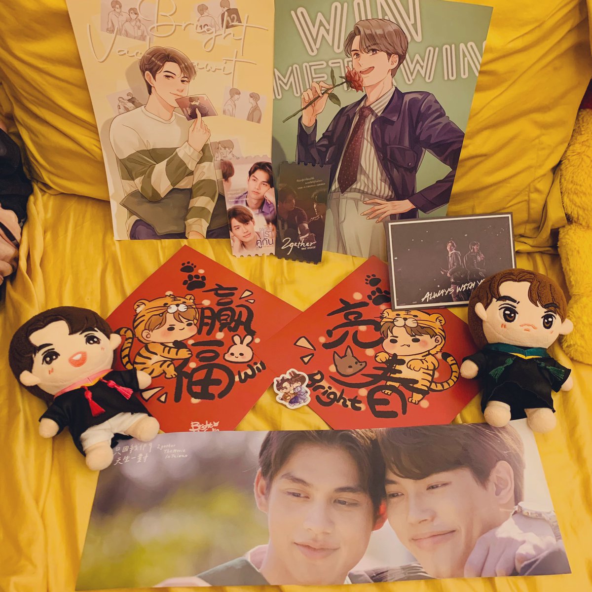 winniemayday's tweet photo. 真的很感謝三站的包場
@Brightwin_twfc @bbrightvctw @winvitamin_tw 
泰坦廳真的超大超壯觀
進去的時候整個嚇到😅
應援物也超可愛的
尤其是那個春聯太可愛了吧！！！
能一起喜歡brightwin真的太美好了❤️
希望可以趕快看到bw本人🥺
#2getherthemovieintaiwan #BrightWin https://t.co/qd8LGL57IW