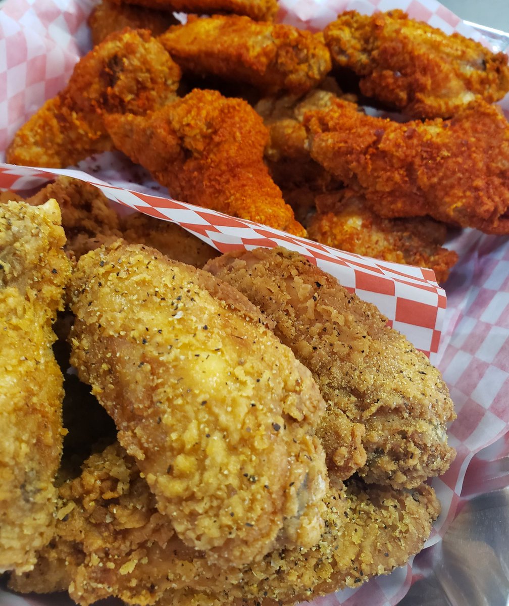 Weekend To-Do list:
1. Grab a friend ✅
2. Head over to The Chicken Shack ✅
3. Enjoy ✅
.
📲 Order Pickup: 1l.ink/RDZRHF3
🚗 Order Delivery: 1l.ink/Z5HMBHS
 
#ChickenShack #ClovisCA #ClovisChicken