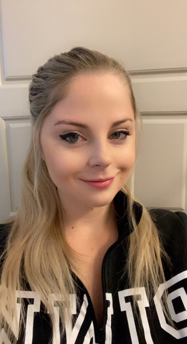 AshleyDCan's tweet photo. smile like you mean it 💕 https://t.co/dYdoqXWKOx