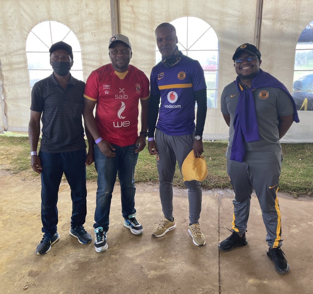 SinesiphoMali's tweet image. Great day with top servants of the game watching #AmahloboGames quarterfinals in Soweto with Mokwetlisi Mangethe, @Themba_TT &amp;amp; legendary Coach. 

#TechnicalScouting #AmahloboGames #Scout #Soweto #Amakhosi4Life
