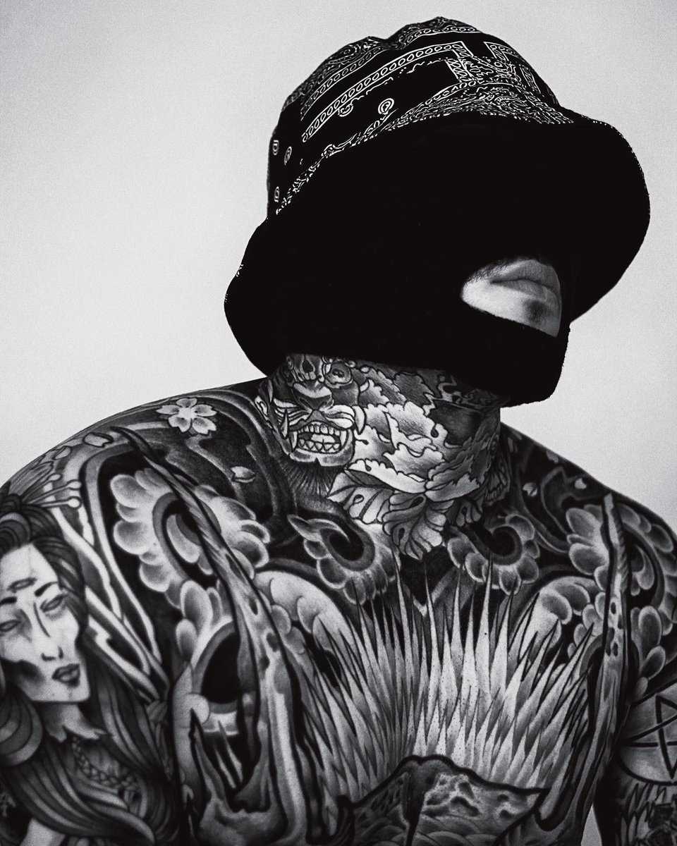 RT this &amp; once this bid is over &amp; I have my #FoundationInvite. I will announce a giveaway for @withFND! 
foundation.app/@RGZG/muv/4 😌

Love to those who engage
#NFTCommunity #NFTphotography #FoundationInvite #NFTphotographer