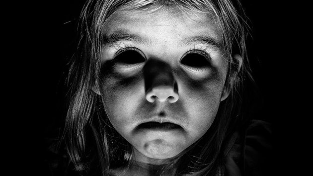 bingostarni's tweet photo. Editing this weeks chilling edition of @WeirdlyEnoughPC. It’s all about #BlackEyedKids. Check it out from Monday at https://t.co/O2WjNH7boI and remember to subscribe wherever you get your podcasts. https://t.co/JsKwwRxhEg