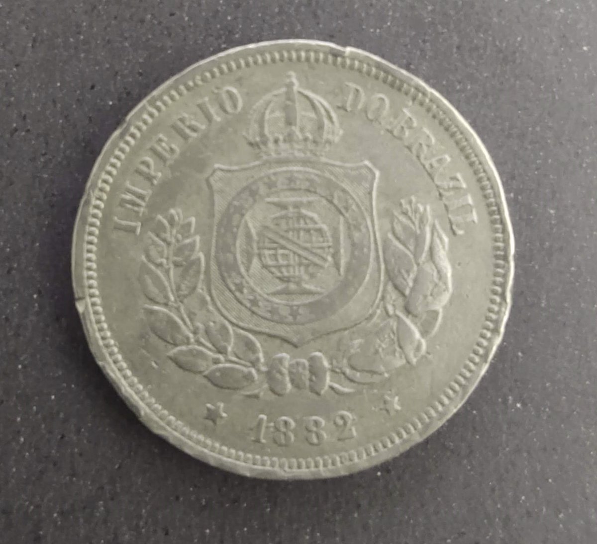 100 RÉIS - 1882
BRASIL - IMPÉRIO
CUPRONÍQUEL
Fundo Liso
ø27mm - 10,00gr.
Reverso tipo moeda
R$ 40,00 + FRETE
#moeda #moedas #moedasdobrasil #moedasantigas #moedadebronze #imperio #numismatica #colecionador #coleçaodemoedas #colecionismo #coin #coins #coincollection #numismatics