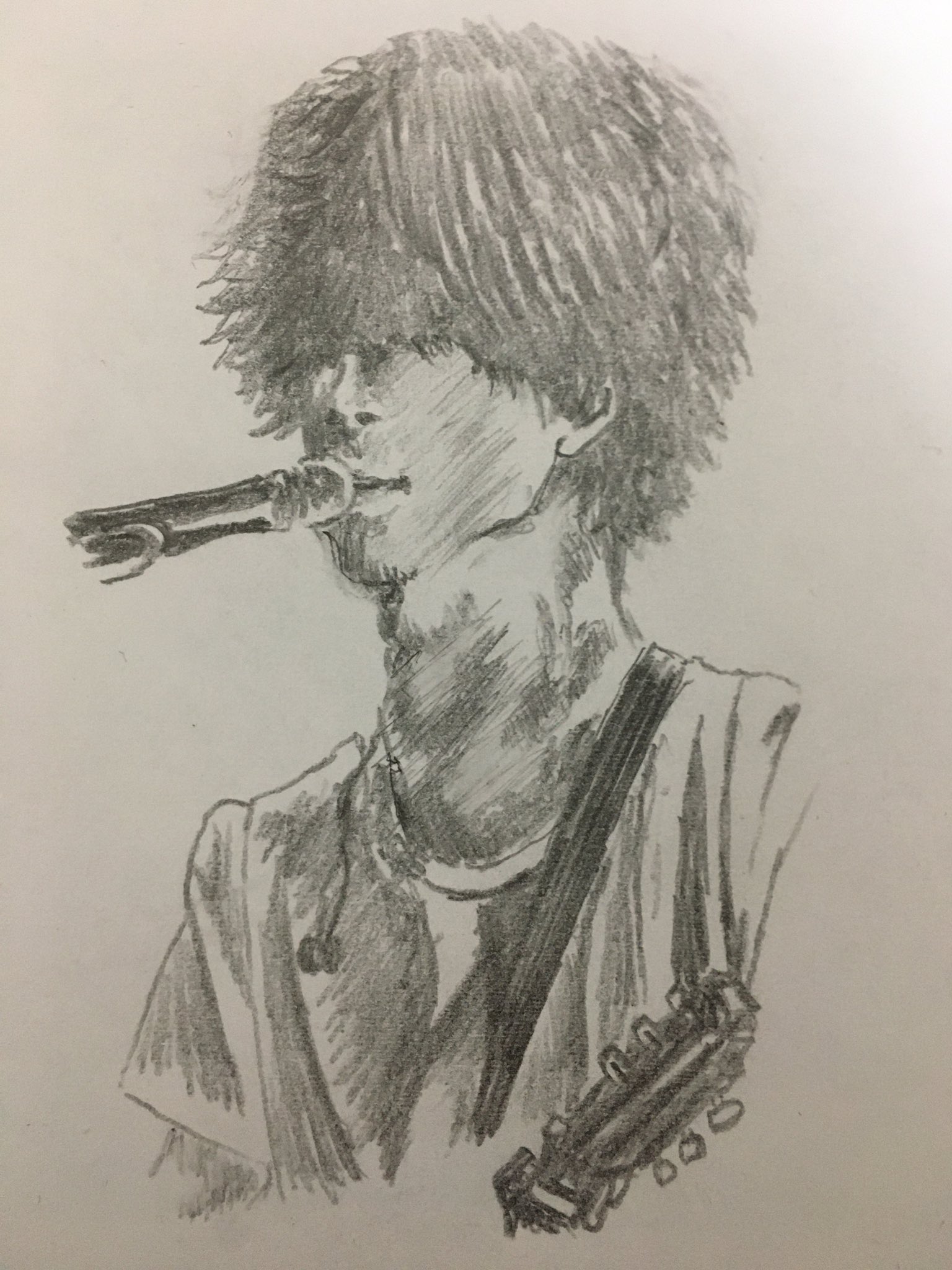 ノブユキ 藤原基央さん みんなで楽しむtwitter展覧会 似顔絵 藤原基央 Bump イラスト 絵描きさんと繋がりたい シャーペン画 音楽好き T Co Pceekolcf6 Twitter