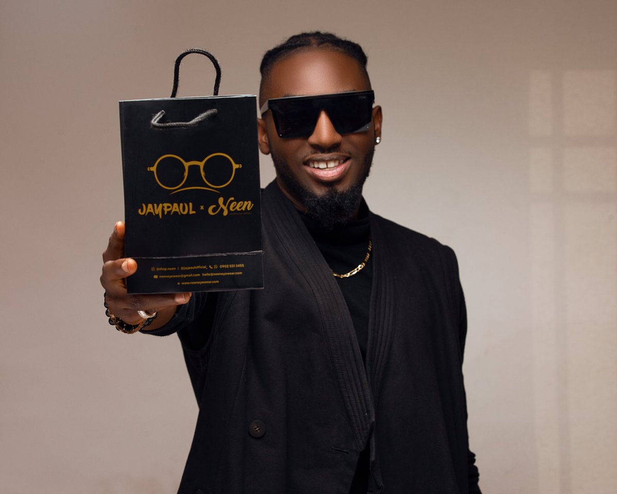 Jaypaulmrflamez's tweet image. My name is Jaypaul and I just launched a new Eyewear collection with @ShopNeen called WBTG (you already know) 😉 Please patronize my business. Twitter please do your thing 🙏🏽

Link to order: neeneyewear.com/product-catego…