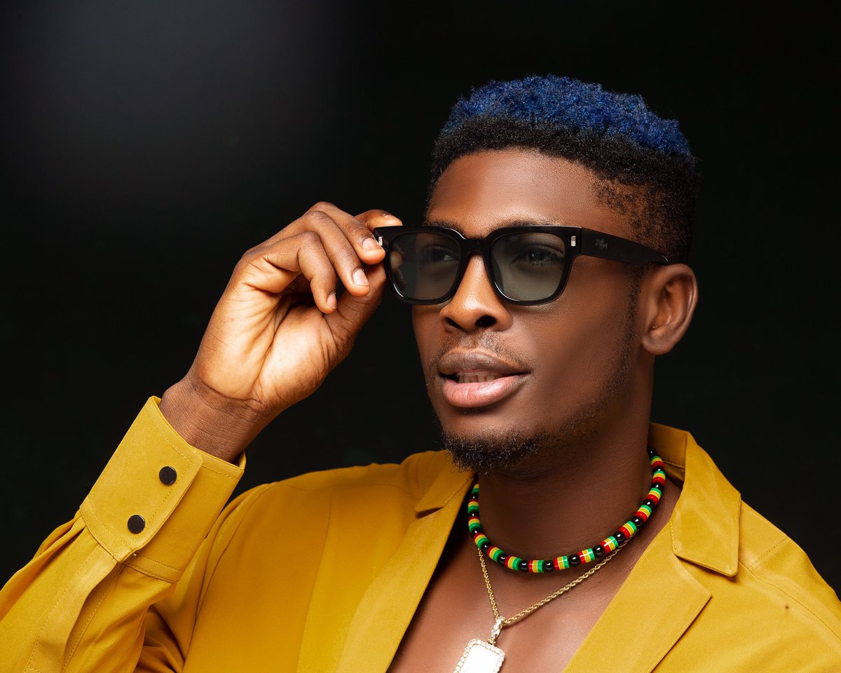 Jaypaulmrflamez's tweet image. My name is Jaypaul and I just launched a new Eyewear collection with @ShopNeen called WBTG (you already know) 😉 Please patronize my business. Twitter please do your thing 🙏🏽

Link to order: neeneyewear.com/product-catego…