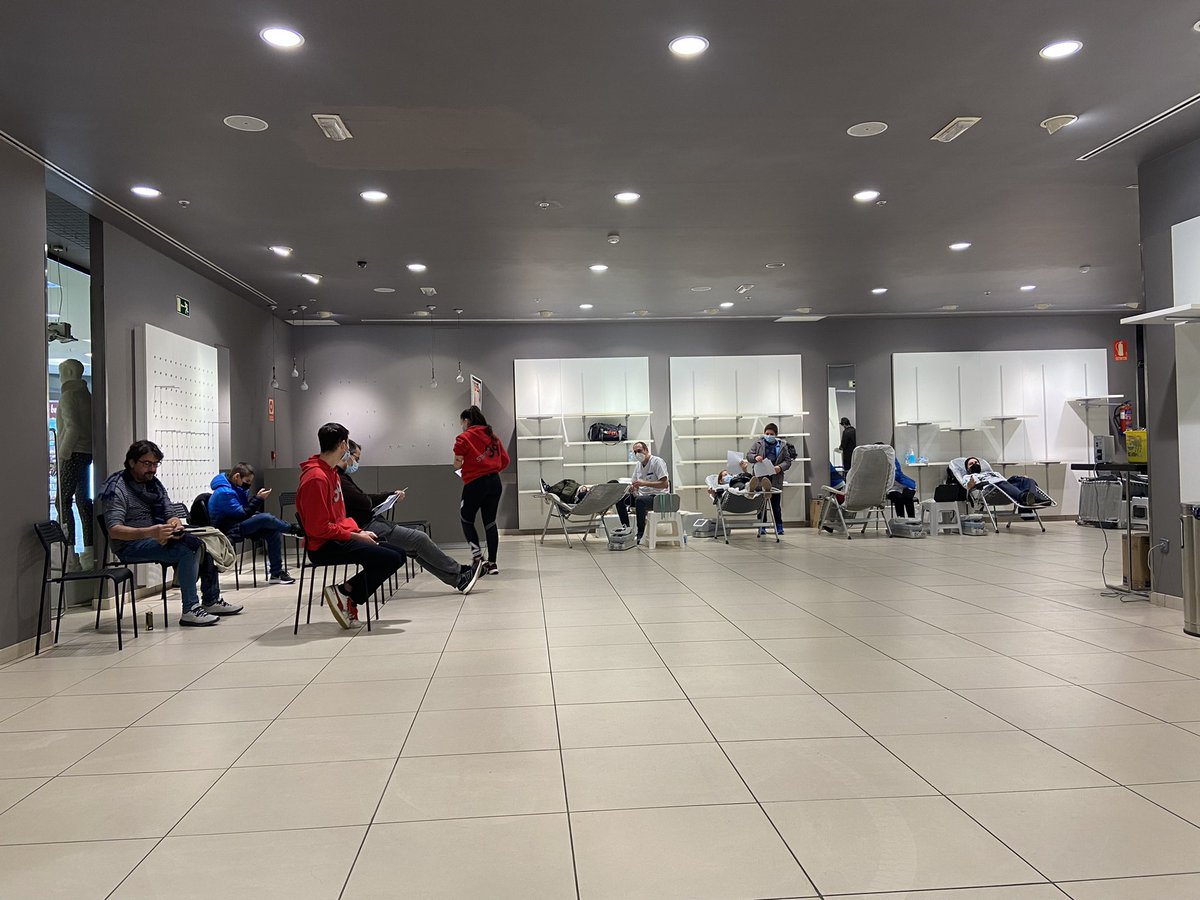 DonarSangreMU's tweet photo. Que gusto dar ver a nuestros #Donantesdesangre responder a la campaña de @CCTHADER gracias a vuestras donaciones, muchos pacientes siguen adelante Gracias❤️❤️ y esta tarde más!!! De 17 a 21 horas nos vemos en @CCTHADER
#Donasangre
#ComparteThader https://t.co/CZDBMf9Lk6
