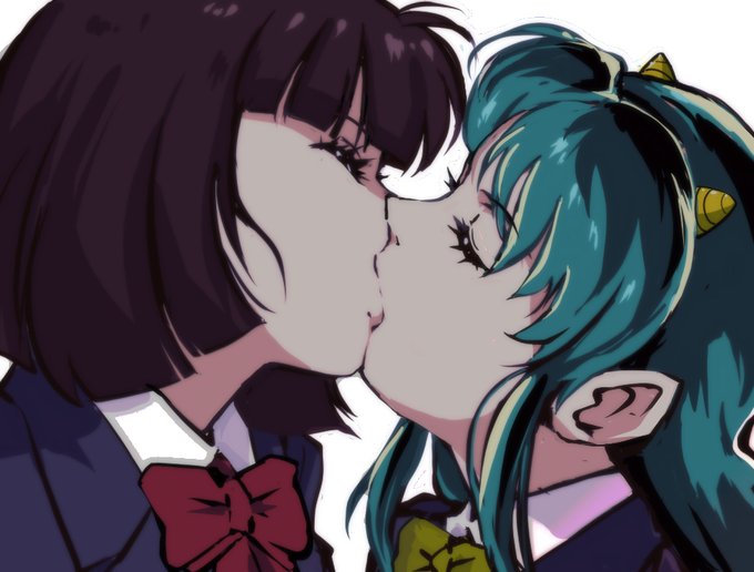 たしかに令和版は制服ブレザー化とか黒タイツ装着とかあるかもしれない。 