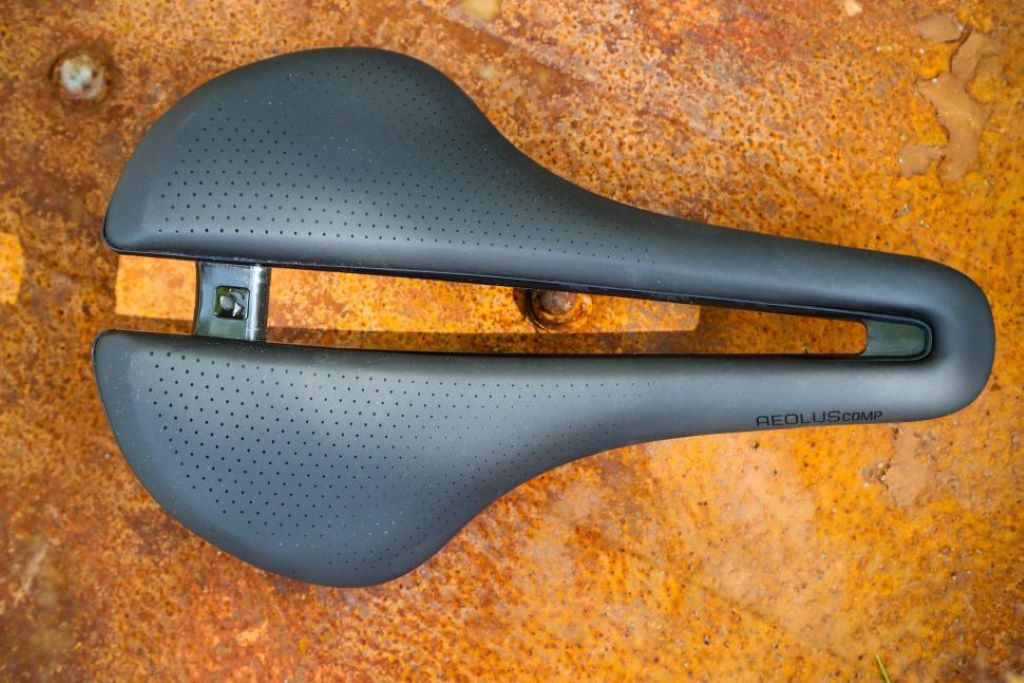 labicicletanet's tweet photo. ¿Ciclista /investigador? 🤔
Un artículo sobre como la ciencia ha evolucionado el material que utilizamos hasta límites insospechados.
Ejemplo: de un "cacho" de plástico a el @Bontrager 𝘼𝙀𝙊𝙇𝙐𝙎 👉https://t.co/KYF0wZiZ6E
😵😵 🙆
#BicycleScience https://t.co/vp6U2q0UnS