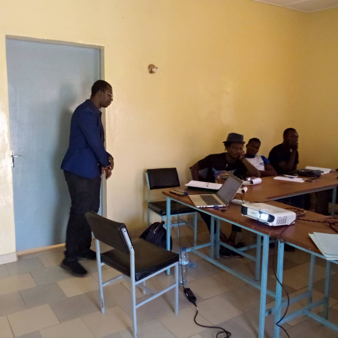 En collaboration avec Geliz Valore, le WakatLab mène du 7 au 8 janvier 2021 des formations en marketing digital aux profits des acteurs culturels de Pô et Kombissiri.
#WakatLab
#FabLab_Burkina #Incubateur_d_entreprises_technologiques_et_numériques