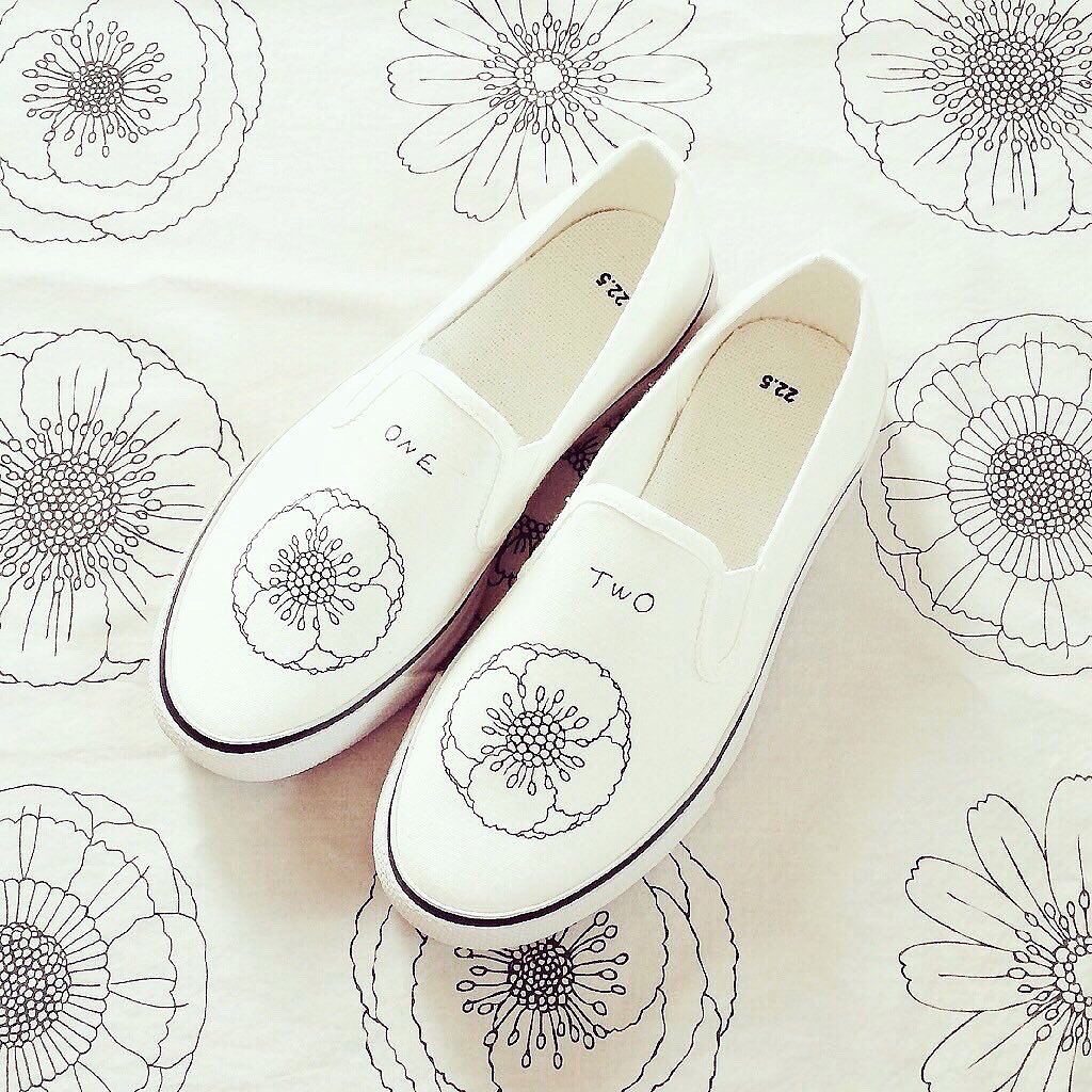 shitaji_'s tweet photo. 〜〜〜・・・

ONLINE STORE

手描きのスリッポン
22.5〜28.0

🌹

1/8 24:00 〜 1/21 24:00
( 振込み期限 1/25〆 )
受注いたします。 ❤︎

https://t.co/6A9S4eloBv

※繊細な商品となっております。
注意事項を必ずお読みください。

・・・〜〜〜 https://t.co/JzTgoPv58d