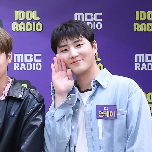 루시님들 인사포즈 같이 하는 영현이 봐 졸귀탱임