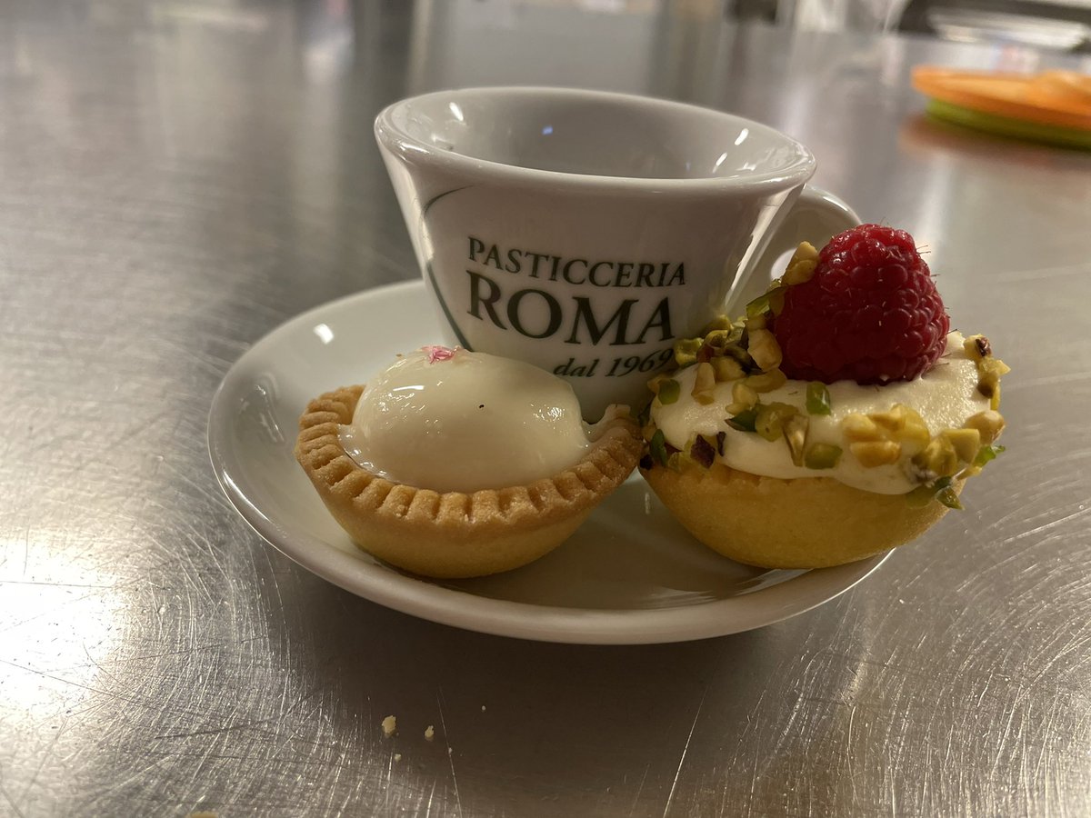 Pasticceriaroma's tweet photo. Espresso e dolcetti #glutenfree https://t.co/5KIebht9Qk