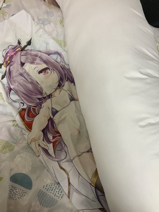 すまいるさんから、アマゾン欲しいものリストの中から抱き枕本体頂きました!誕生日プレゼントありがとうございます!
またハーヴィン抱き枕作りたい! 