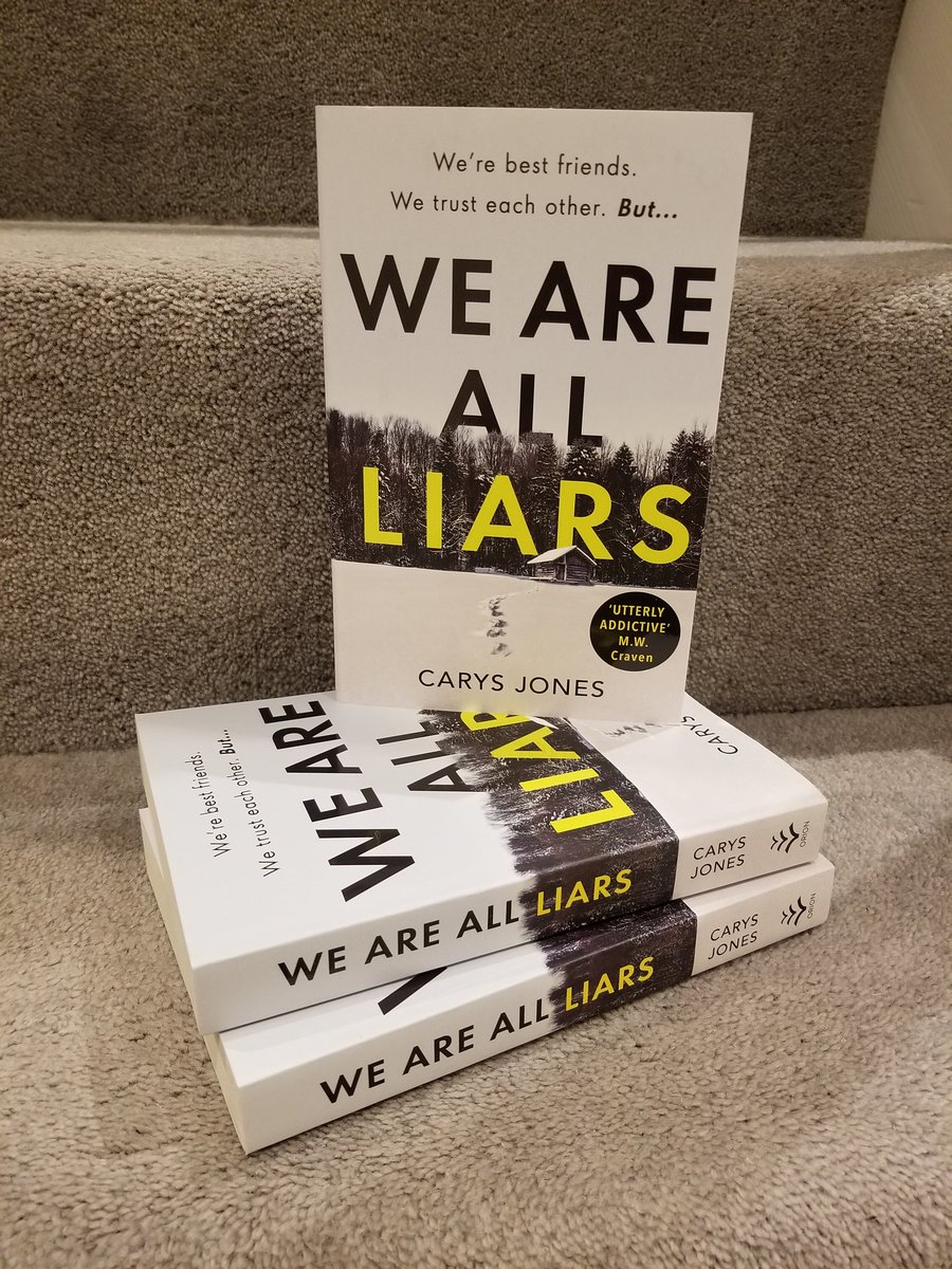 To win a signed copy of We Are All Liars RT and Follow. I'll announce two winners on 13/1. Open international 💛❄💛 #BookTwitter