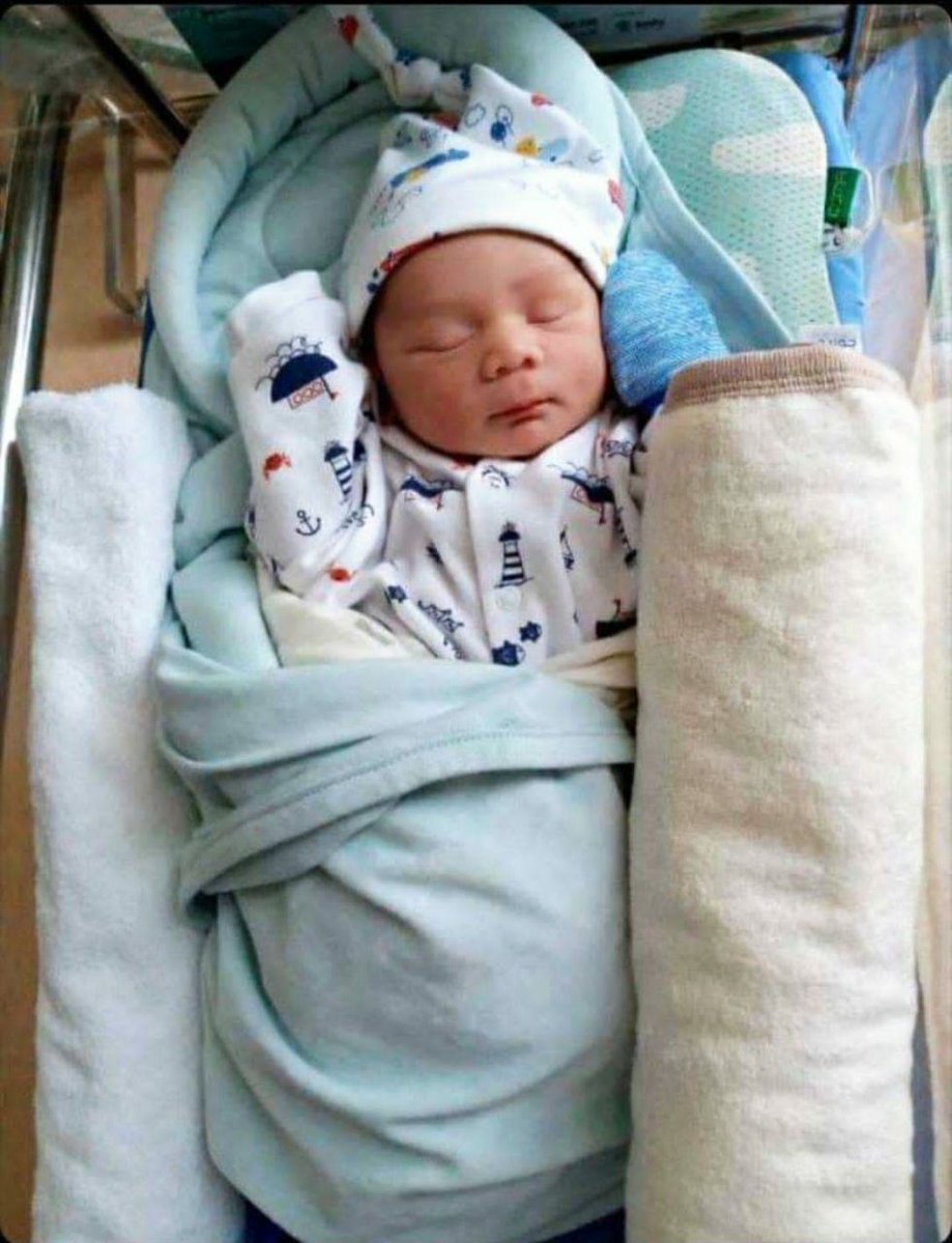 DeviRuwaida's tweet photo. Maa syaa allah
Tabarakallah abng L

Muhammad Leslar Al Fatih Billar
#WelcomeBabyL kuuu
Anak ganteng
Baik budi
Baby bule kata papabi nya ..
Sehat2 trus nak
Kau lah lentera banyak org
#LestiLentera https://t.co/g19hUjhtJB