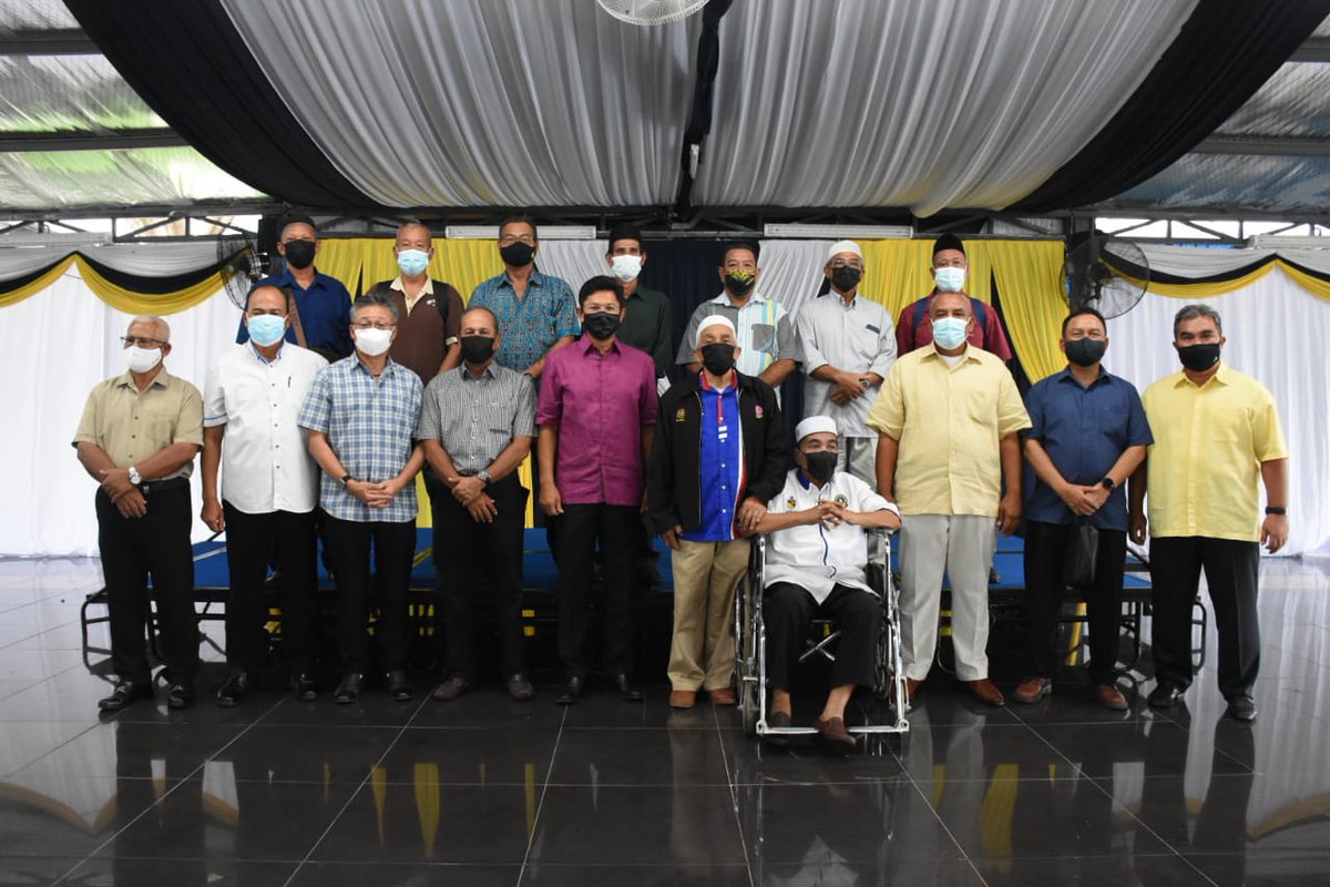 Mengusik kenangan…
Timbalan Panglima Tentera Laut, Laksdya Dato' <a href="/ARBA_My/">ARBA_RMN</a>  menyempurnakan perjumpaan silaturahim bersama warga kapal KD SRI PERAK dan pengkisahan tragedi kapal tersebut di <a href="/kdsrigombak/">KD SRI GOMBAK</a>.

#NavyUpdate