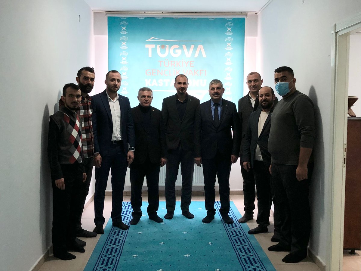 doganunlu37's tweet photo. Milletvekilimiz Sn. Metin Çelik’le birlikte Türkiye Gençlik Vakfı Kastamonu Şubesini ziyaret ederek kardeşlerimizle hasbihal ettik.   

Gençlerimizin istikameti ülkemizin istikameti. Kardeşlerimize çalışmalarında başarılar diliyorum. https://t.co/SmBpmHY4AR