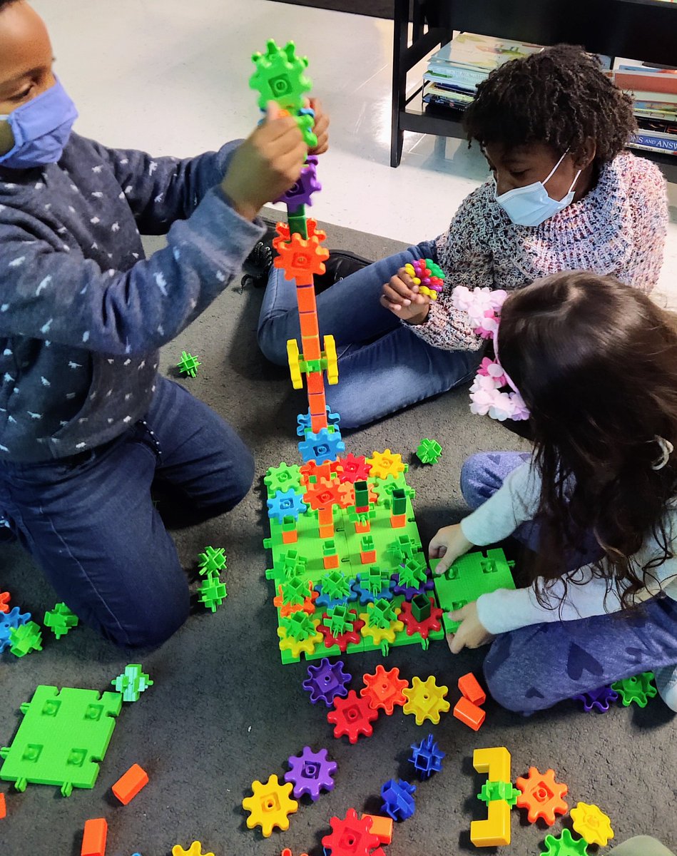 Ss discover how gears manufacture movement while designing their own creative machines. <a href="/NISDSTEMLabs/">NISD STEM Labs</a> @WeGoPublic #TheColeWay <a href="/NISDCole/">Cole Elementary</a> <a href="/NISD/">Northside ISD</a>