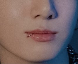 btslipsarchive's tweet photo. https://t.co/fqpceHdaqL