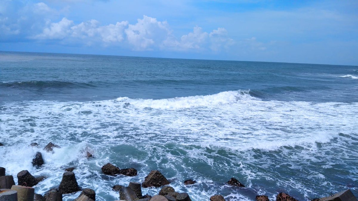 chintyawidya_'s tweet image. Vitamin Sea.... 🌊

📌 : Glagah Beach, Kulonprogo, Yogyakarta.

#explorejogja #wonderfuljogja #explorekulonprogo 
#glagahbeach