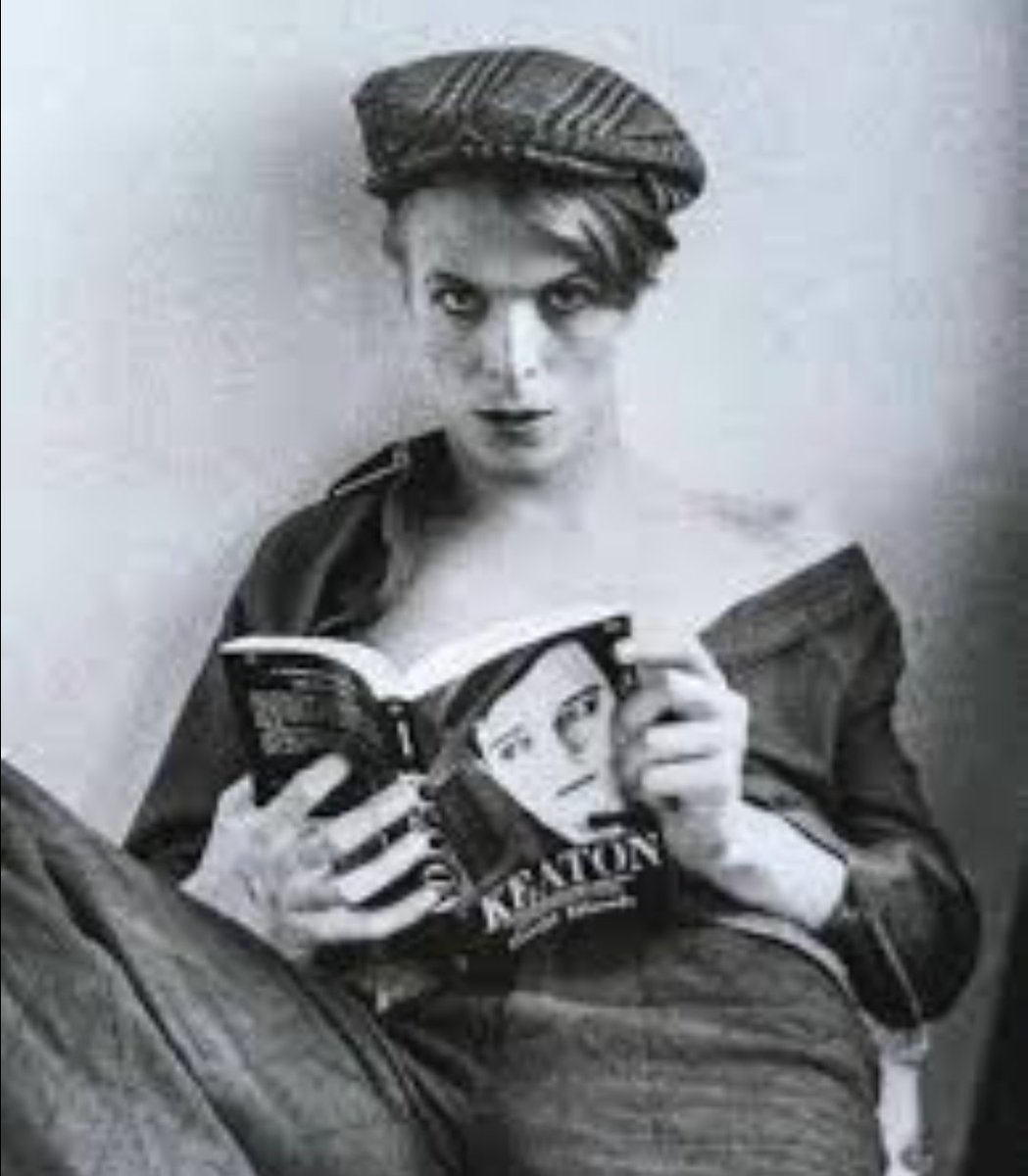 busterlove1895's tweet image. #DavidBowie, born January 8, 1947. #botd 
#BusterLove🍀