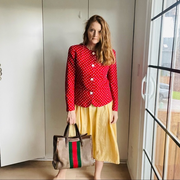 AllTreasures's tweet photo. So good I had to share! Check out all the items I'm loving on @Poshmarkapp #poshmark #fashion #style #shopmycloset #lizclaiborne #handcrafted #croftbarrow: https://t.co/0u0n86tHFT https://t.co/ROVCKBGav6