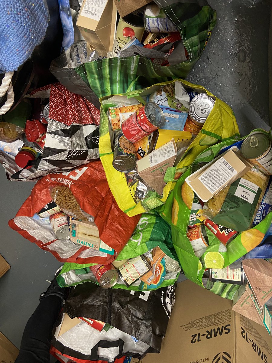 LeedsAngels's tweet image. Two van loads collected, 9 food parcels and a tv delivered and a sign now next to our doorbell on our new office #homelessstreetangels😇 @SimonHodgsonLCC @jonswales77 @LeedsHomelessCH @Jillburns @davepatersonupa @LeedsHomelessCH @ManagerPathway @TLA_BeaconISEs